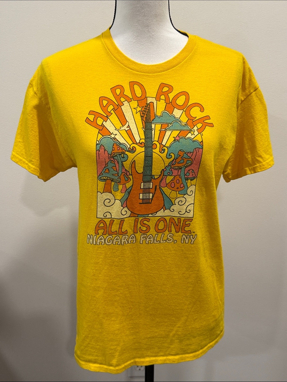 Hard Rock Cafe Youth Yellow Niagara Falls Guitar Graphic Tee Size XL